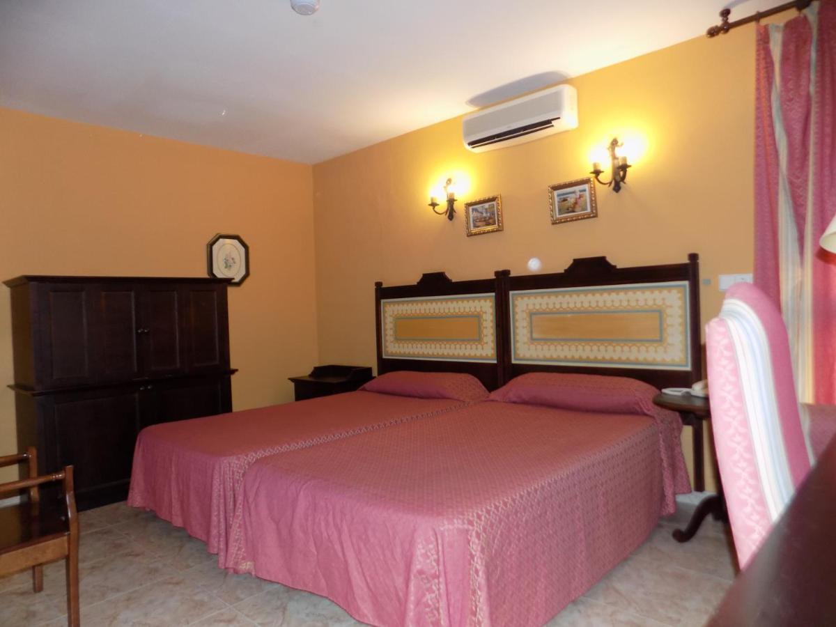 Hotel La Barca Lepe Bagian luar foto