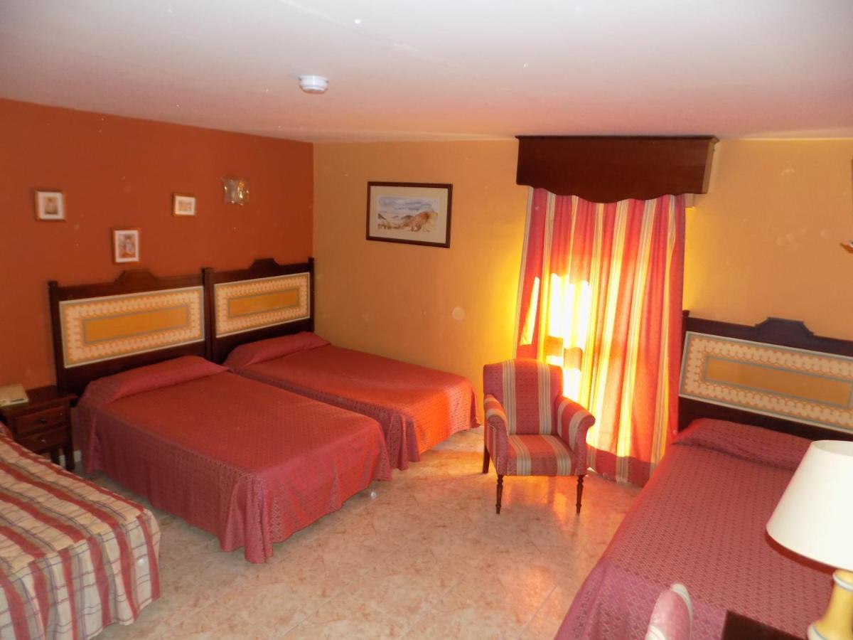 Hotel La Barca Lepe Bagian luar foto