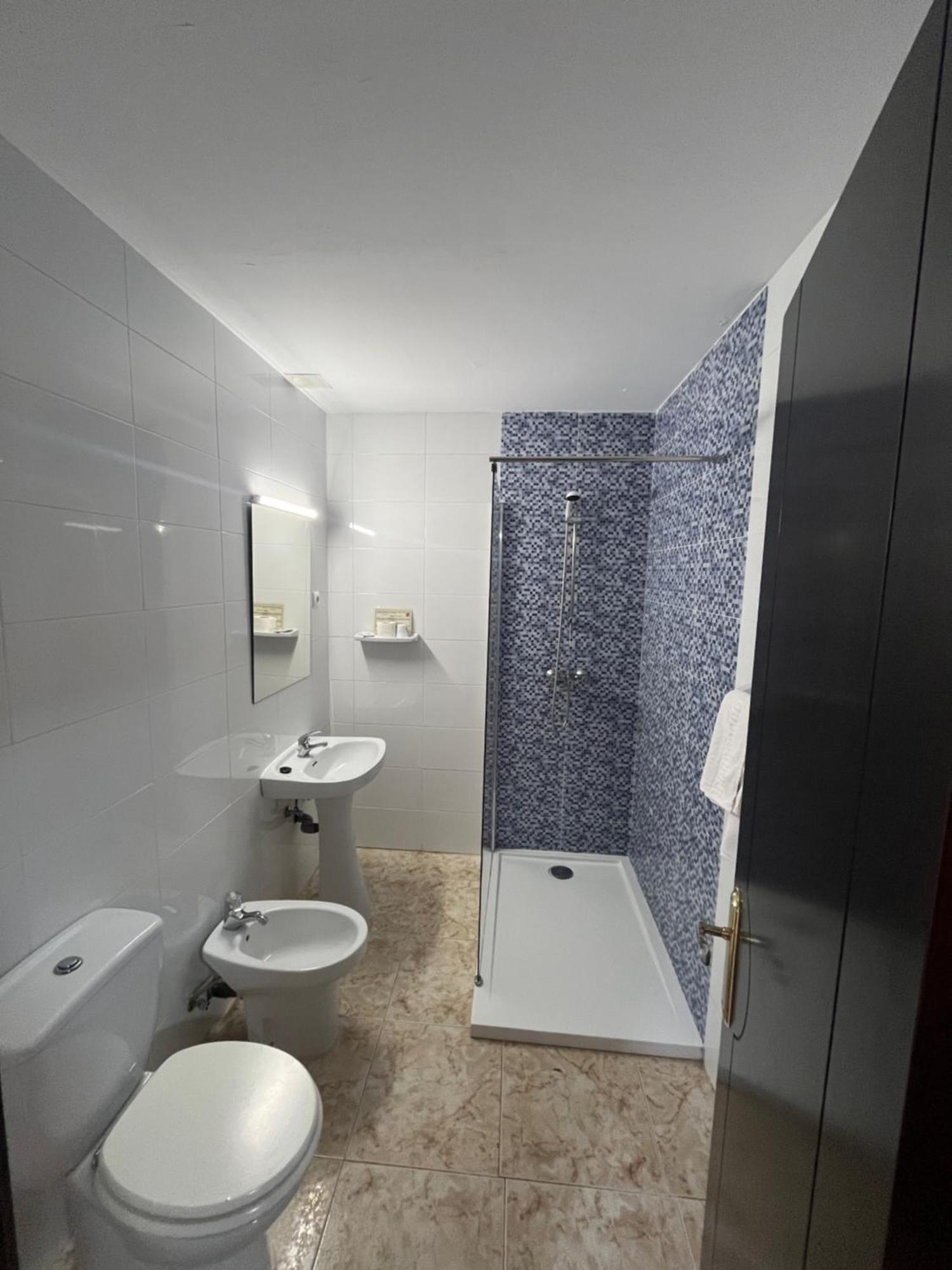 Hotel La Barca Lepe Bagian luar foto