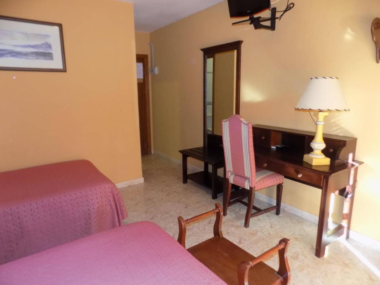 Hotel La Barca Lepe Bagian luar foto