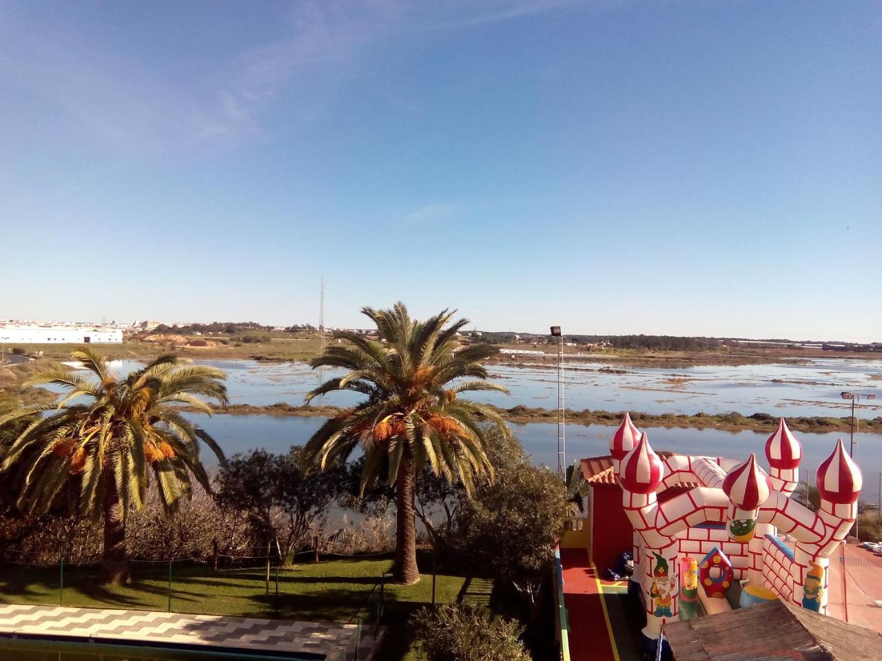 Hotel La Barca Lepe Bagian luar foto